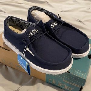 BRAND NEW Hey Dude Wally Navy Boys Size 3